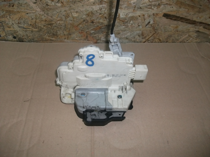 Incuietoare usa fata Dreapta pentru AUDI A4 B7, cod 8E2837016AA [1]