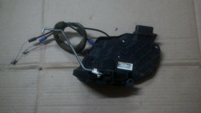 Incuietoare usa fata dreapta pentru mazda 5 CR, cod 5N6A-A21812FC [2]
