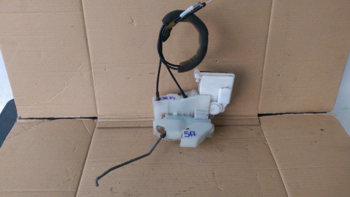 Incuietoare usa fata dreapta pentru Mazda CX7 ER [1]