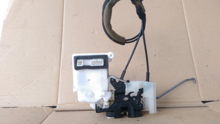 Incuietoare usa fata dreapta pentru Mazda CX7 ER [3]