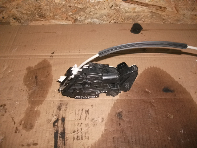 Incuietoare usa fata dreapta pentru SEAT IBIZA 6j, cod 5N1837016C [2]