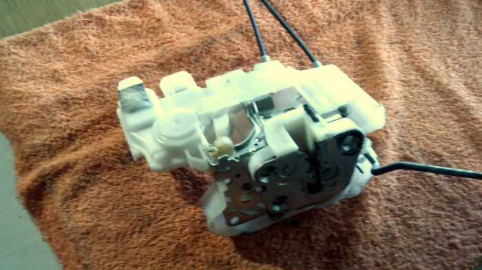 Incuietoare usa fata Dreapta pentru SUBARU OUTBACK 3 , Legacy [2]