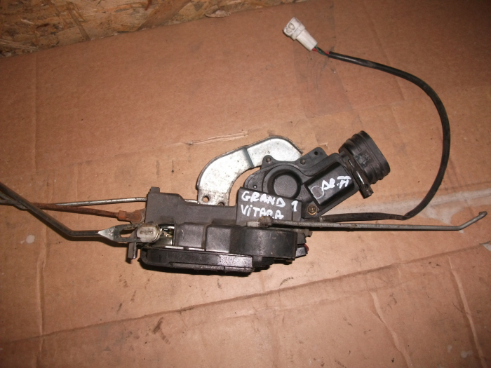 BROASCA USA DREAPTA FATA SUZUKI GRAND VITARA 1 FT 4X4 FAB. 1998 - 2005 [2]