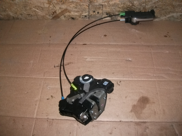 Incuietoare usa fata dreapta pentru Toyota AVENSIS T250, cod 50594A2 [2]