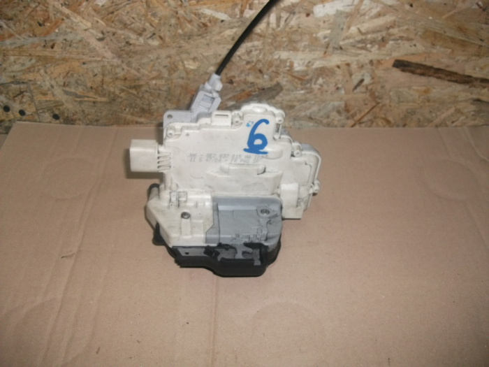 Incuietoare usa fata Stanga pentru AUDI A4 B7, cod 8E2837015AA [1]