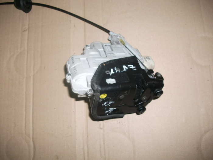 Incuietoare usa fata Stanga pentru AUDI A4 B7, cod 8E2837015AA [2]