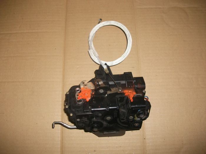 Incuietoare usa fata stanga pentru AUDI A6C5, cod 4B2837015G [2]