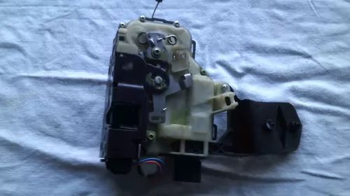 Incuietoare usa Fata Stanga pentru Skoda Octavia 1, cod 3B2837015AK [2]
