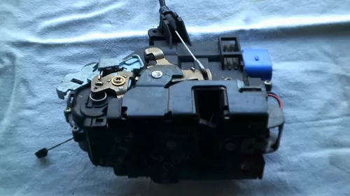Incuietoare usa Fata Stanga pentru Volkswagen Golf 5, cod 3D2837015 [2]