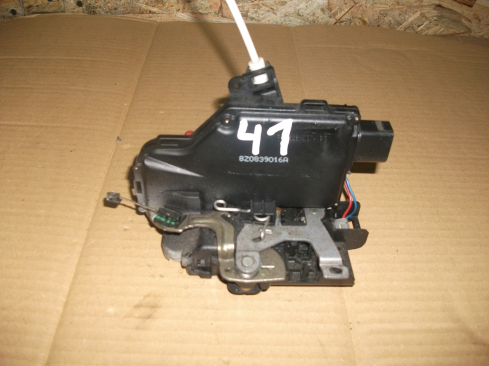 Incuietoare usa spate  dreapta pentru AUDI A2 , cod 8Z0839016A [1]