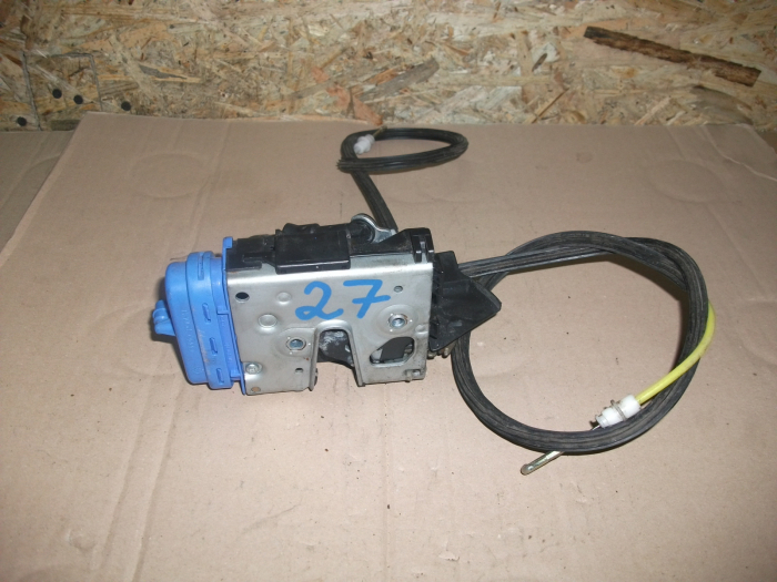 Incuietoare usa spate dreapta pentru AUDI A4B5, cod 8D0839016A [1]