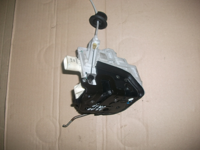 Incuietoare usa SPATE Dreapta pentru AUDI A4 B7, cod 8E0839016AA [2]