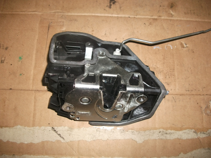 Incuietoare usa spate dreapta pentru bmw SERIA 5 E60, cod 7154630 [2]