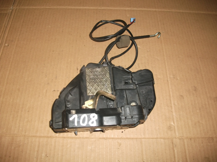 Incuietoare usa spate dreapta pentru Mercedes E-CLASS W211, cod A2117300635 [1]