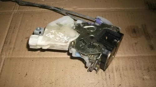 Incuietoare usa Spate Dreapta pentru Nissan X-Trail T30, cod 805524U300 [2]