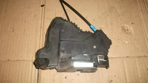 Incuietoare usa Spate Dreapta pentru Toyota Avensis T270, cod A046693 , NR 452 [2]