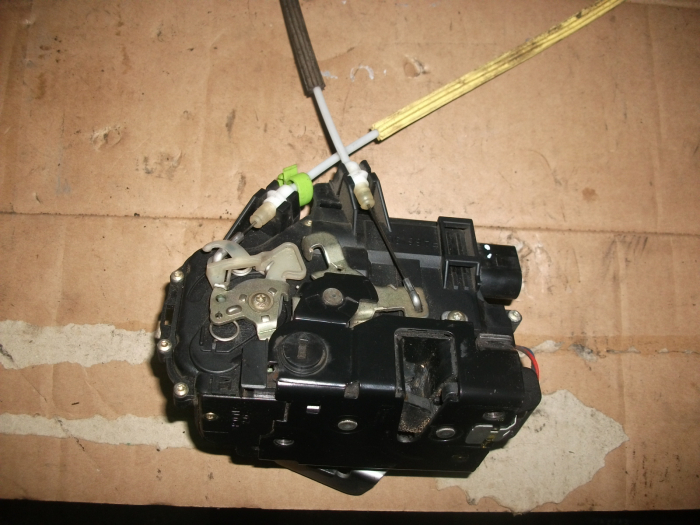 Incuietoare usa spate stanga pentru AUDI A6 C5 [2]
