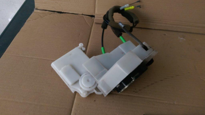 Incuietoare usa spate stanga pentru Mazda CX7 ER [2]