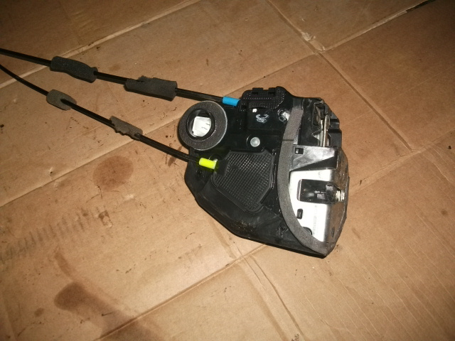 Incuietoare usa SPATE Stanga pentru Toyota AVENSIS T270, cod A046693 [2]