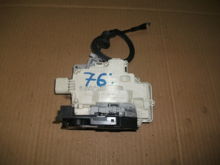 Incuietoare usa spate stanga pentru Volkswagen Passat B6, cod 3C4839015A [1]