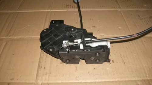 Incuietoare usa Spate Stanga pentru Volvo V50 , cod 30699797 [2]