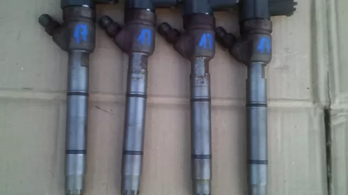 Injector pentru Kia Ceed ED, motorizare 1.6 Diesel, cod 33800-2A900 , 0445110320 [1]