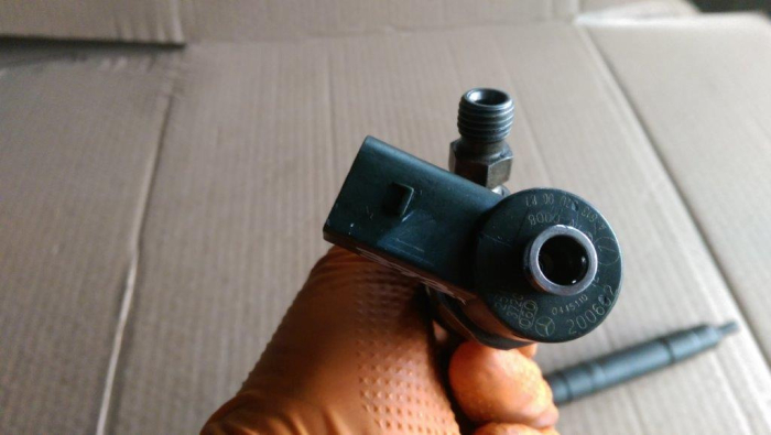 Injector pentru Mercedes Vito W639, motorizare 2.2 diesel, cod A6130700687   ,   0445110121 [4]