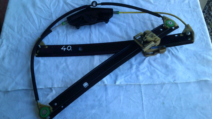 Macara geam fata dreapta pentru Audi A4 B8, cod 8K0837462A [1]