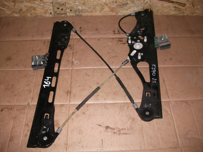 Macara geam fata dreapta pentru Mercedes E-class W211, cod A2118203042/A2117200246 [1]