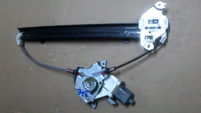 Macara geam fata dreapta pentru Nissan Micra K12, cod 0130822203 [2]