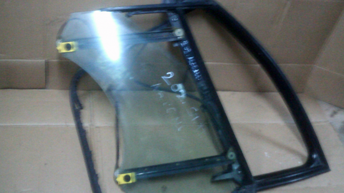 Macara geam fata stanga pentru Audi A6C6 , cod 4F0837461D [1]