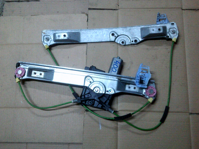 Macara geam fata stanga pentru Opel Corsa D, cod 13188487 [2]