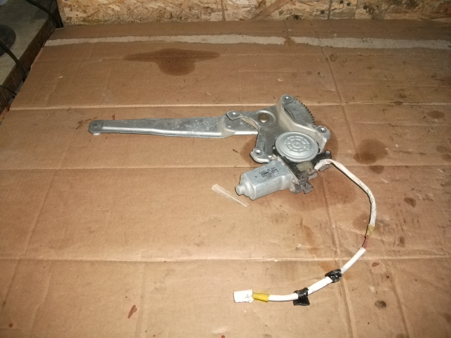 Macara geam spate dreapta pentru MAZDA Premacy , cod 862100-3920 [2]