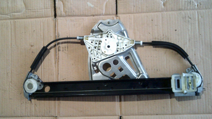 Macara geam spate dreapta pentru Mercedes S-Class W220, cod A2207300446 [2]