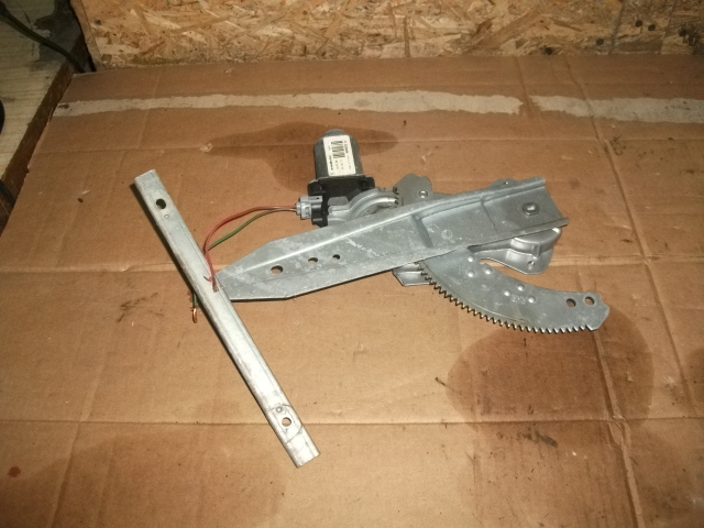 Macara geam spate dreapta pentru Nissan note E11, cod 400929A [2]