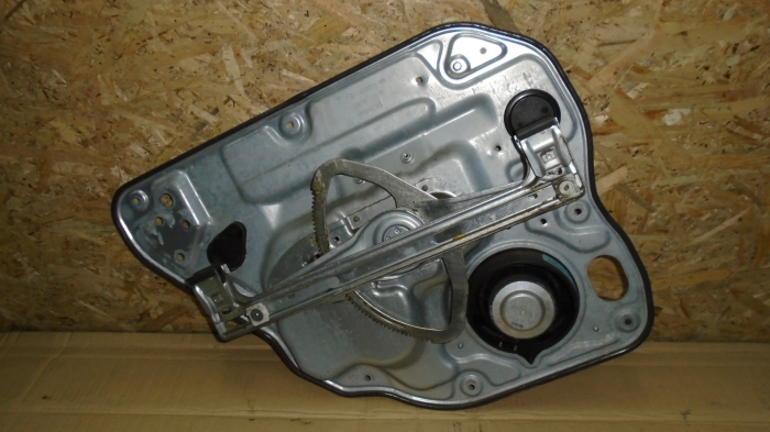 Macara geam spate dreapta pentru Volvo V50 , cod 86790833M51-R27001-BD [2]