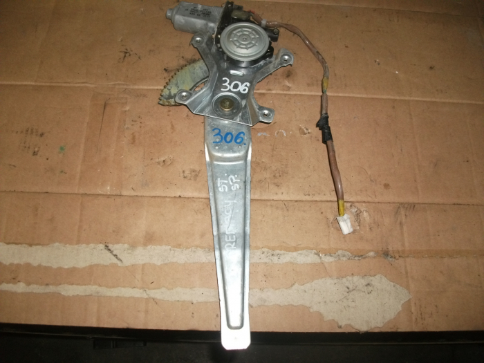 Macara geam spate stanga pentru MAZDA Premacy , cod 862100-3930 [1]
