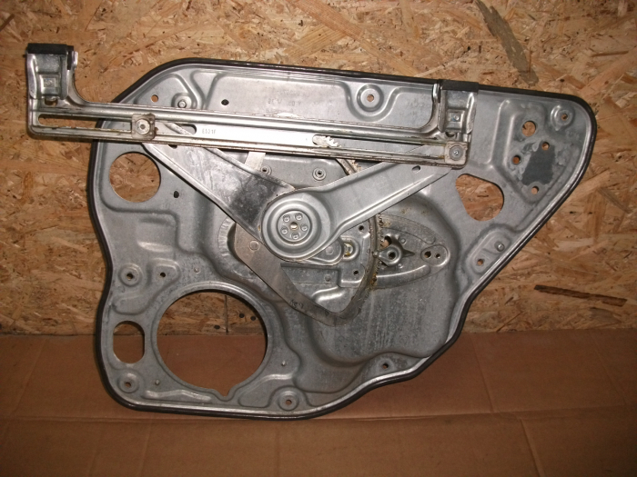 Macara geam spate stanga pentru Volvo V50 , cod 8679082/3M51-R27000-BD [2]