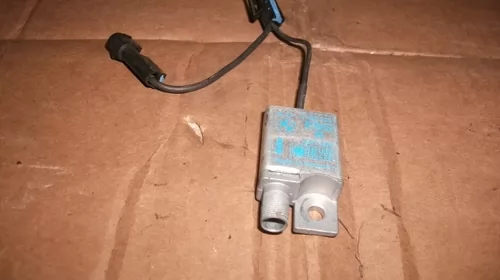 Amplificator antena TV partea dreapta BMW Seria 5 E39, cod 8362533 , 6524-8362533, an 1995-2004 [2]