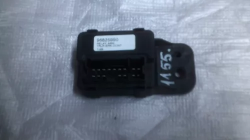 Modul calculator confort pentru Chevrolet Captiva 1, cod 96825990 an de fabricatie 2006 - 2012 [1]