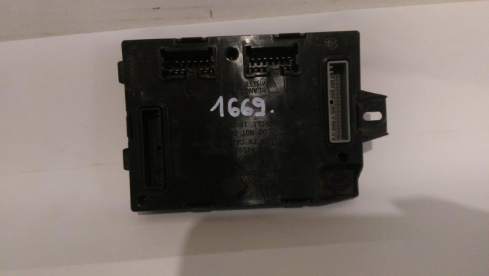 Modul pentru Renault Twingo 3, cod 284B15944R [2]