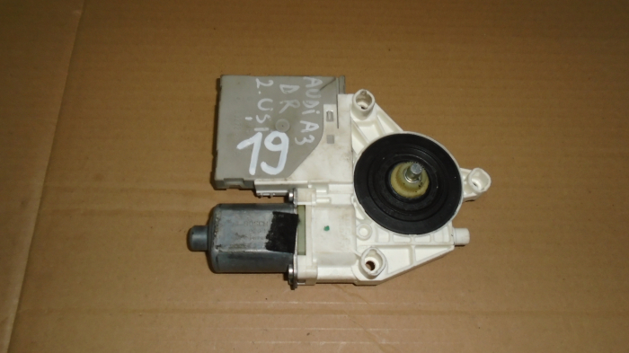 Motoras macara fata dreapta pentru Audi A3 8P, cod 8P0959802 [1]
