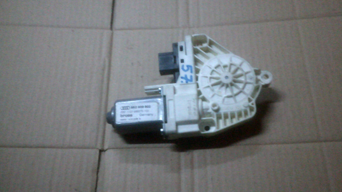 Motoras macara fata dreapta pentru audi A4 B8, cod 1101-965575-100 [2]