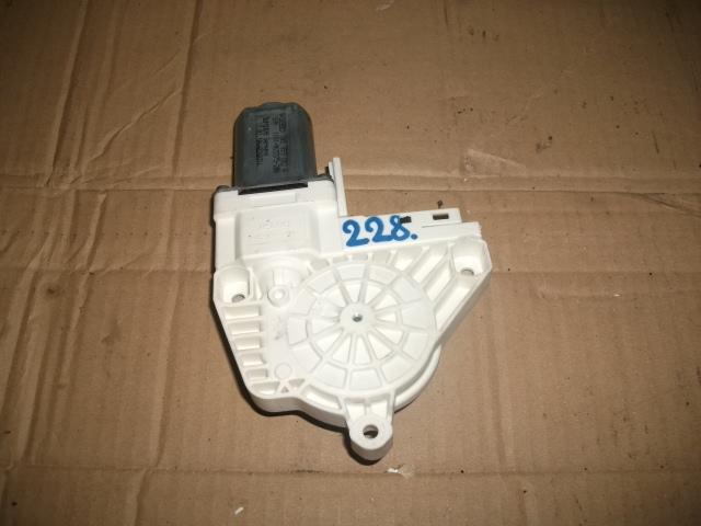 Motoras macara fata dreapta pentru audi a5 8t, cod 8K0959802A [1]