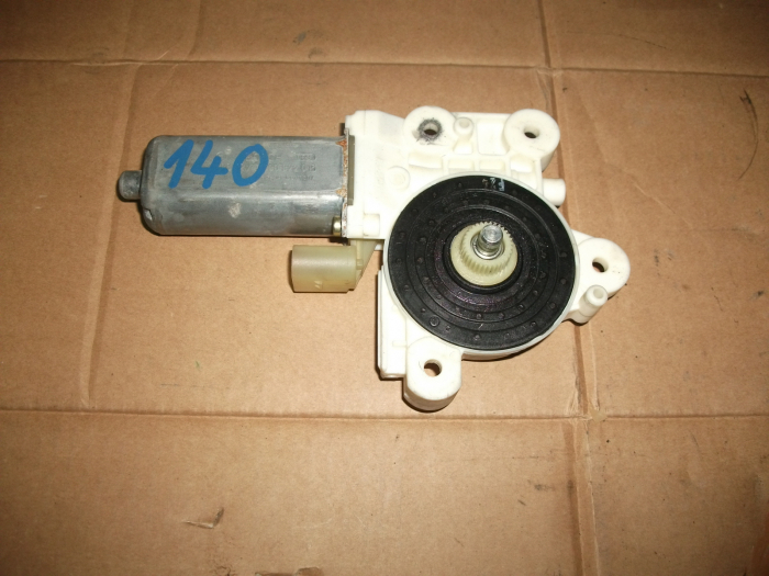 Motoras macara fata dreapta pentru Mercedes A-Class W168, cod 1688203842 [1]
