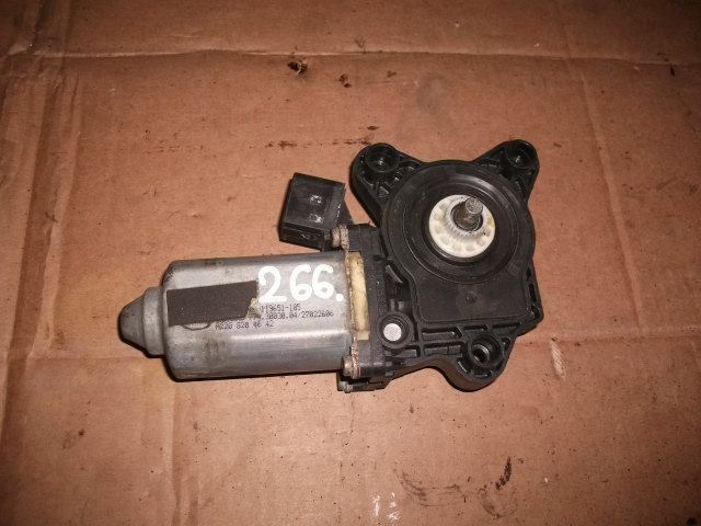 Motoras macara fata dreapta pentru mercedes c-class W203, cod 119651-105 [1]