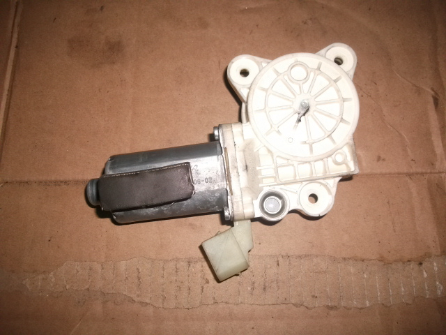 Motoras macara fata dreapta pentru mercedes cls w219, cod A2198200642 [2]