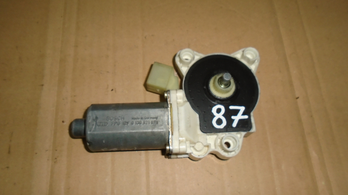 Motoras macara fata dreapta pentru Mercedes E-class W211, cod A2118203042 [1]