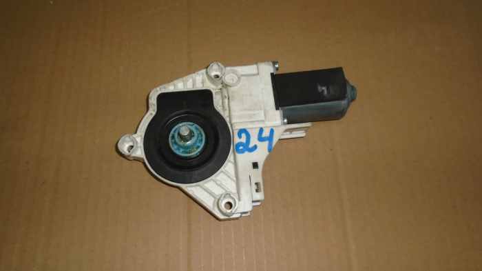 Motoras macara fata stanga pentru Audi A4 B8, cod 8K0959801A [1]