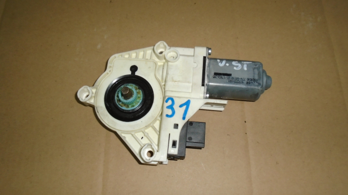 Motoras macara fata stanga pentru Audi A6C6 , cod 4F0959801D [1]
